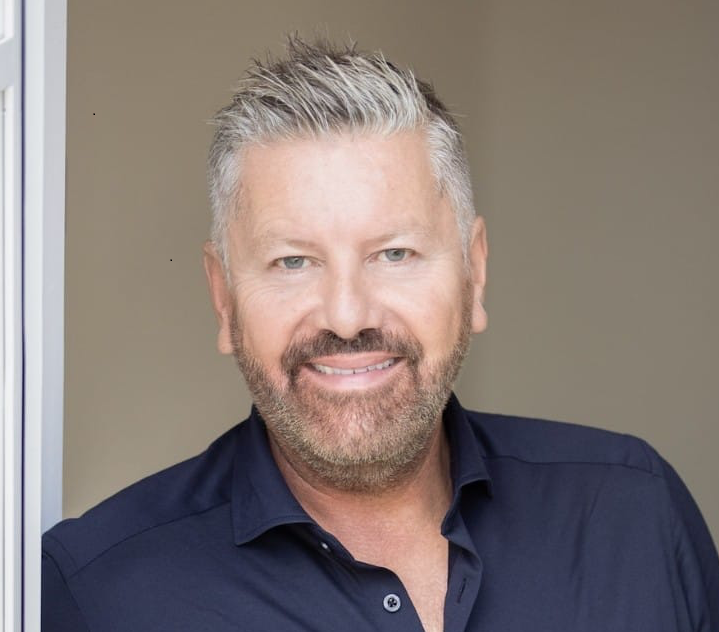 James Burstall I Vitrina